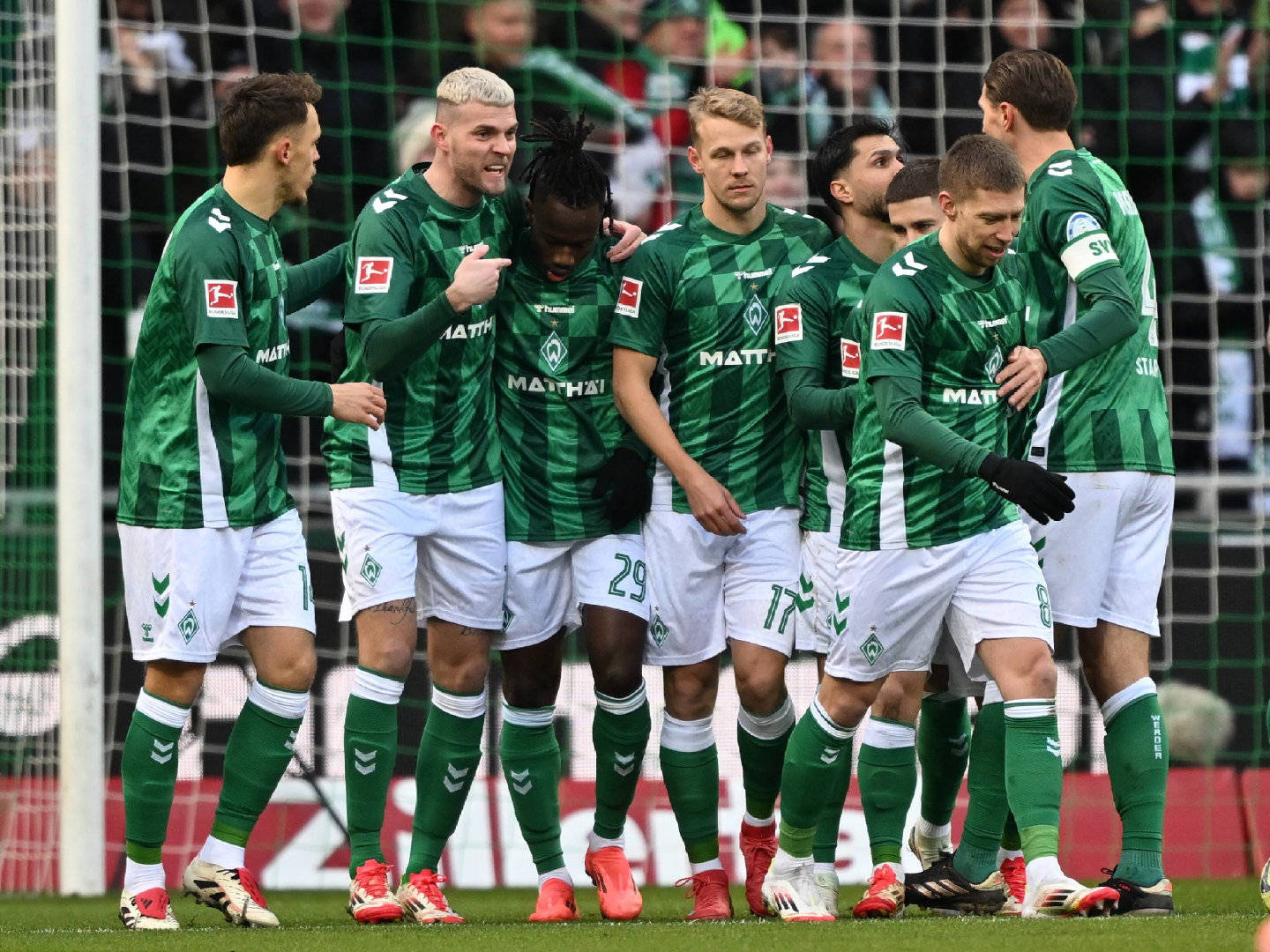 开云体育平台APP-不莱梅客场失利，战术调整或成当务之急