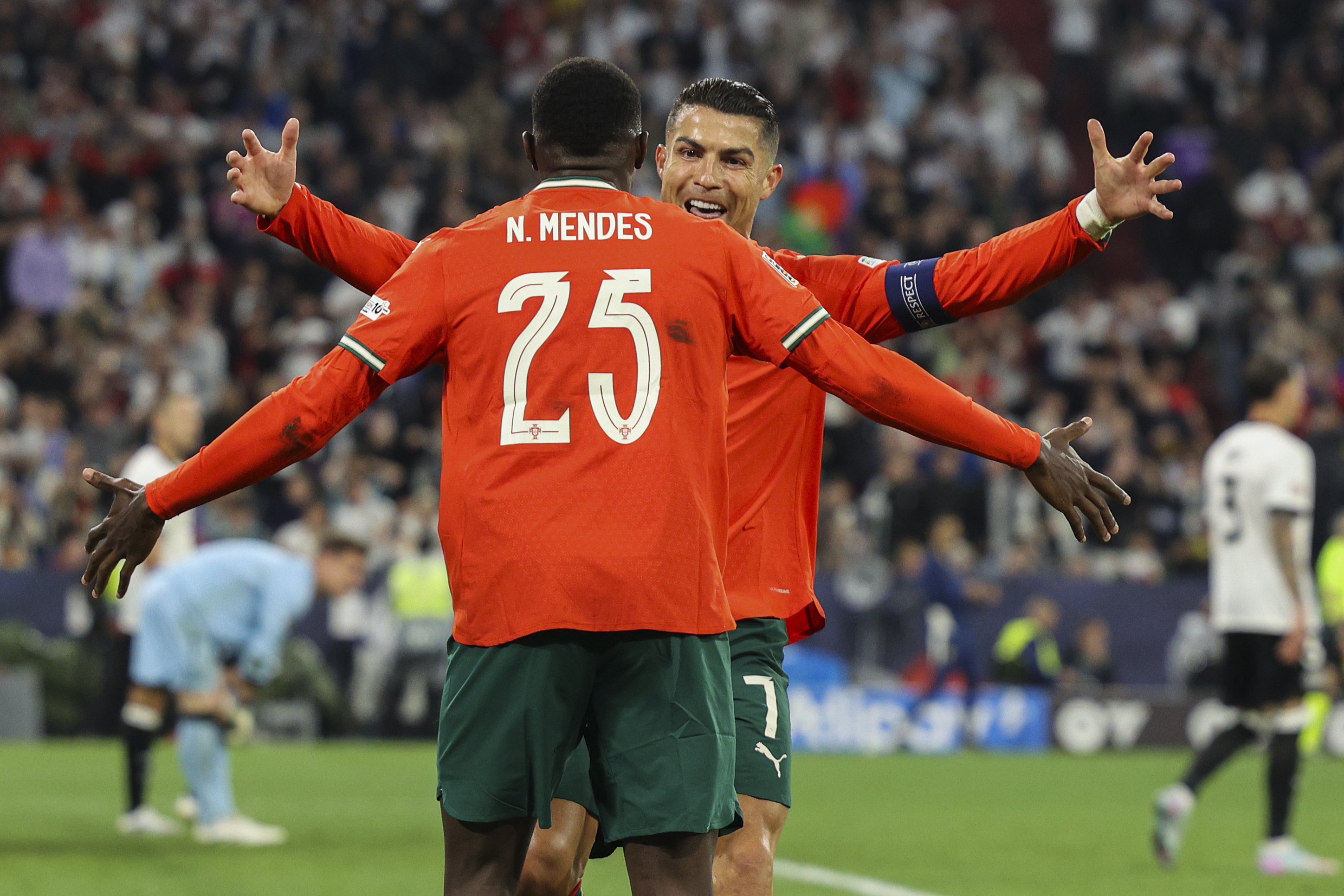 葡萄牙队遗憾出局，球迷纷纷表示遗憾