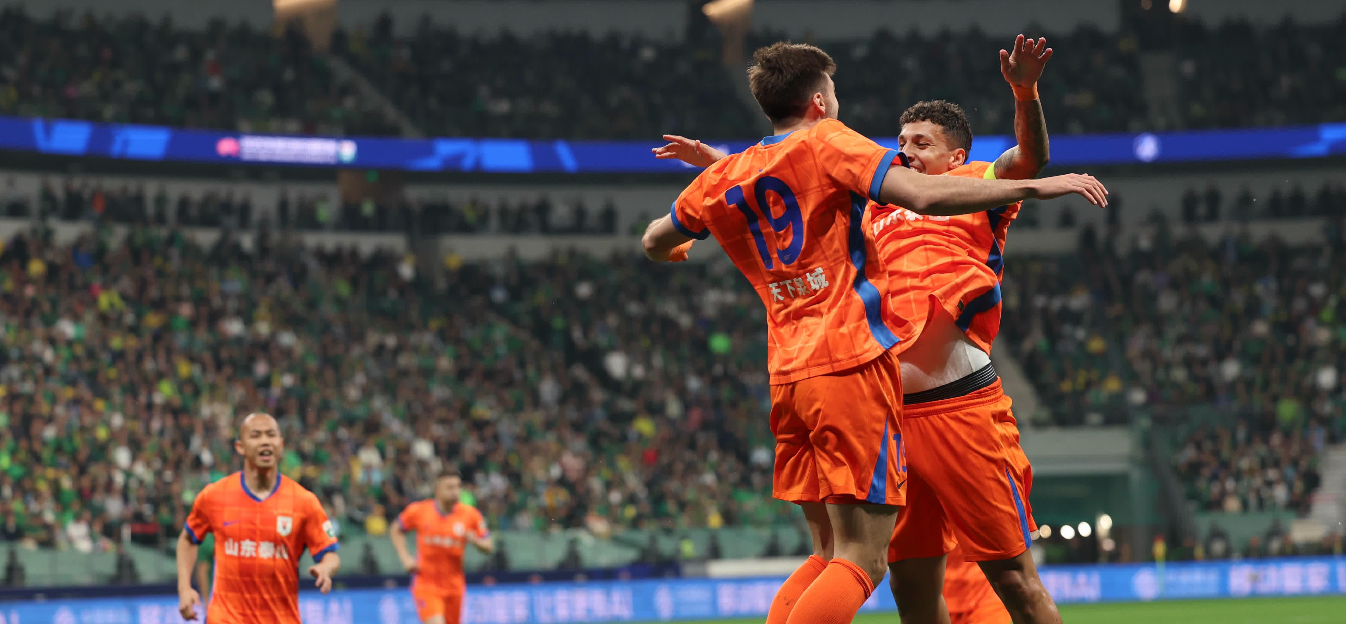 开云体育-著名球星在关键比赛中大放异彩