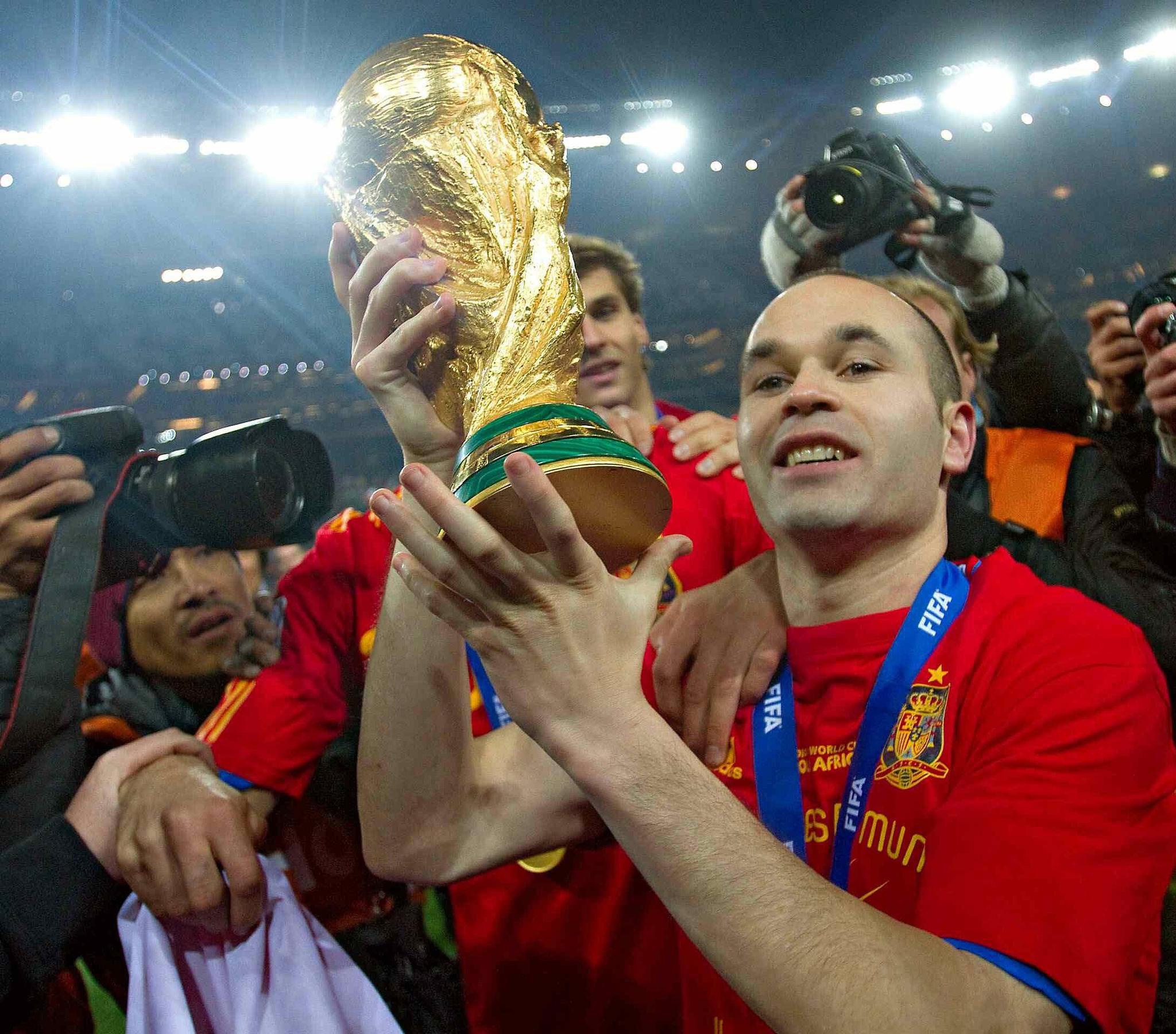 著名球星在关键比赛中大放异彩