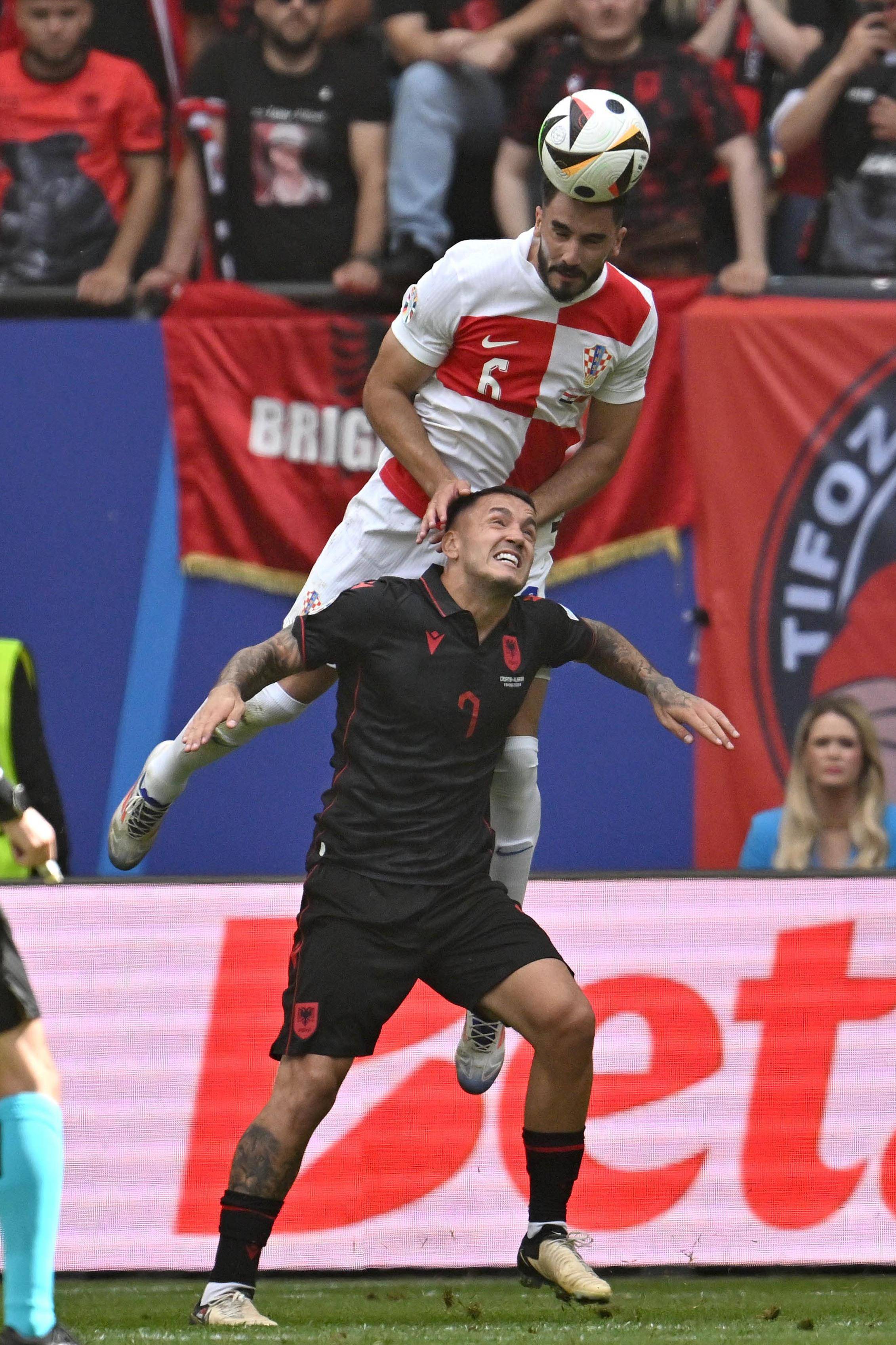 瑞典队一球惜败克罗地亚,欧预赛意外告终 瑞典队一球惜败克罗地亚,欧预赛意外告终