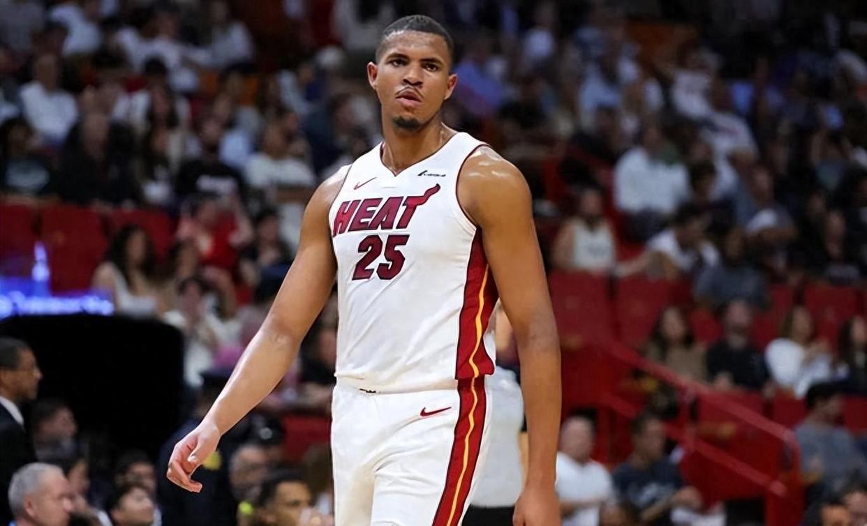 猛龙新星表现出色,赢得教练组赞誉 猛龙新星表现出色,赢得教练组赞誉