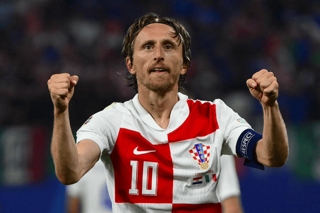 包含德国黄金一代:欧国联夺魁的光荣的词条 包含德国黄金一代:欧国联夺魁的光荣的词条