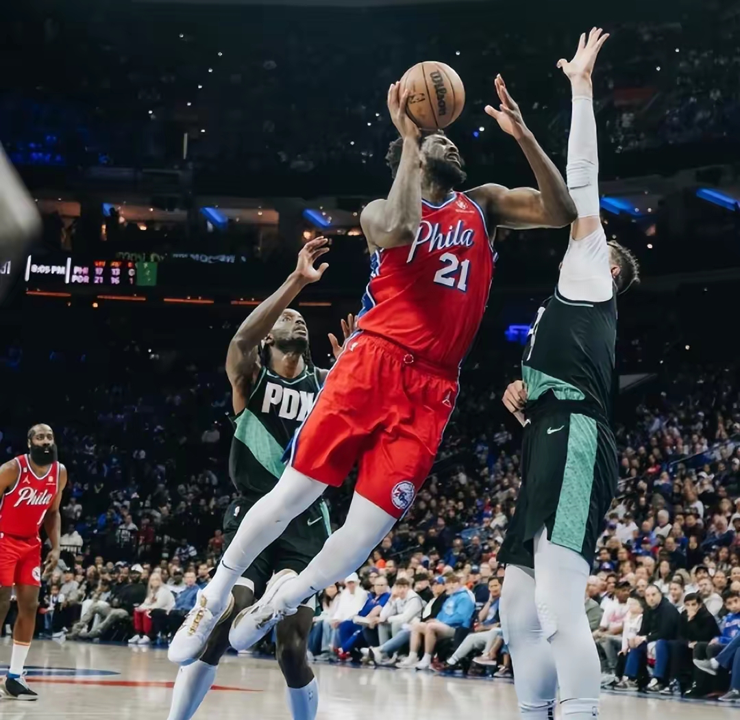 活塞关键时刻发挥,主场逆转夺胜 活塞关键时刻发挥,主场逆转夺胜