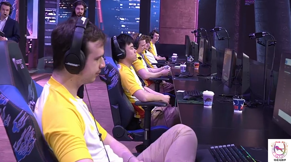 DFM轻取DK，Xiaohu极限生还后反打强强对话小组赛，强势挺进下一轮的简单介绍