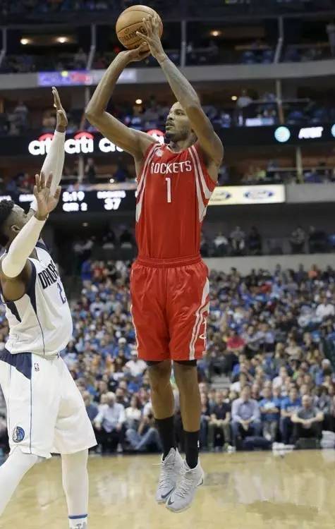 小牛队外援表现抢眼,为球队稳定得分的简单介绍 小牛队外援表现抢眼,为球队稳定得分的简单介绍