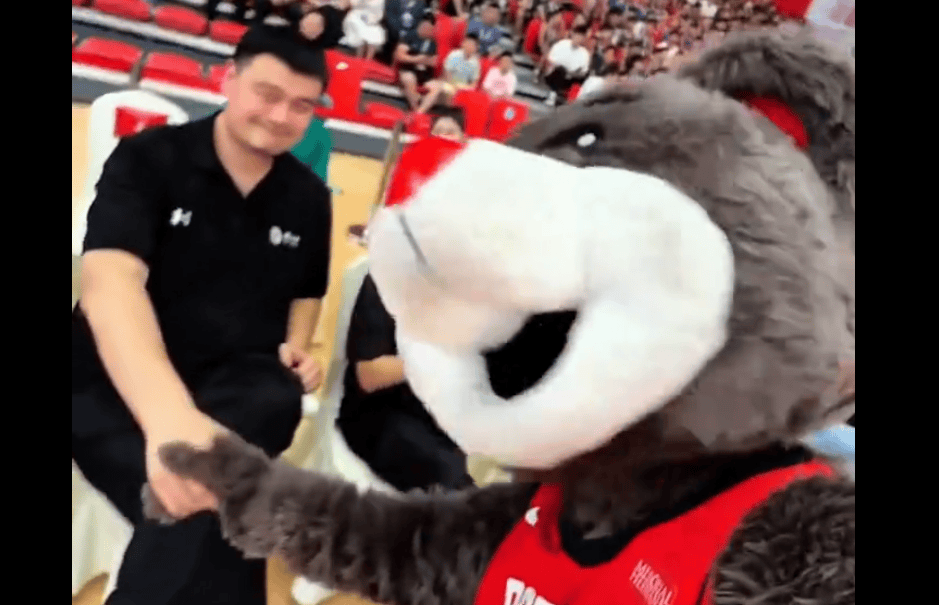 火箭大胜火箭熊应益众民众请求 火箭大胜火箭熊应益众民众请求