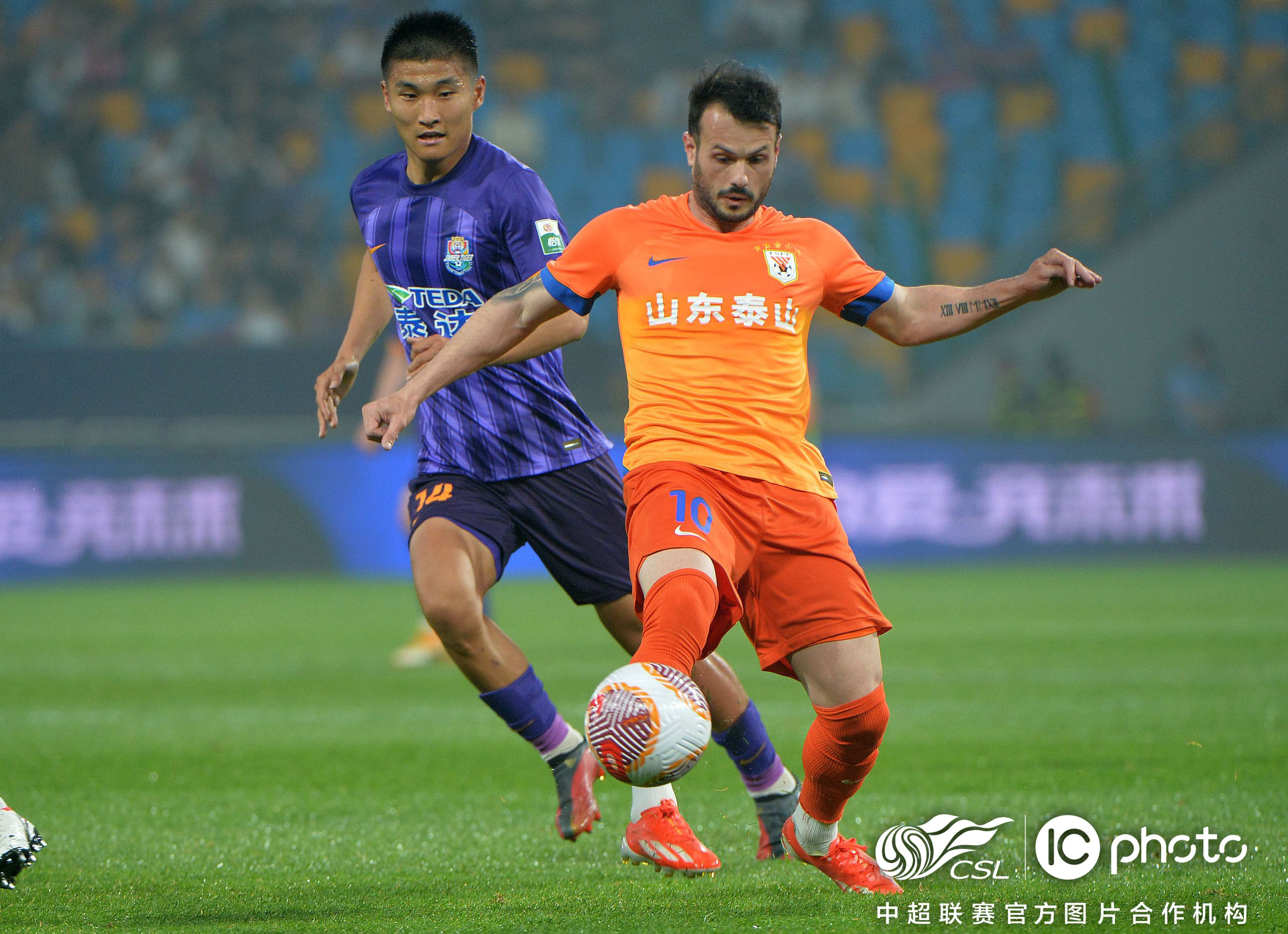 恒大惊险逼平鲁能,实力悬殊需加强训练 恒大惊险逼平鲁能,实力悬殊需加强训练