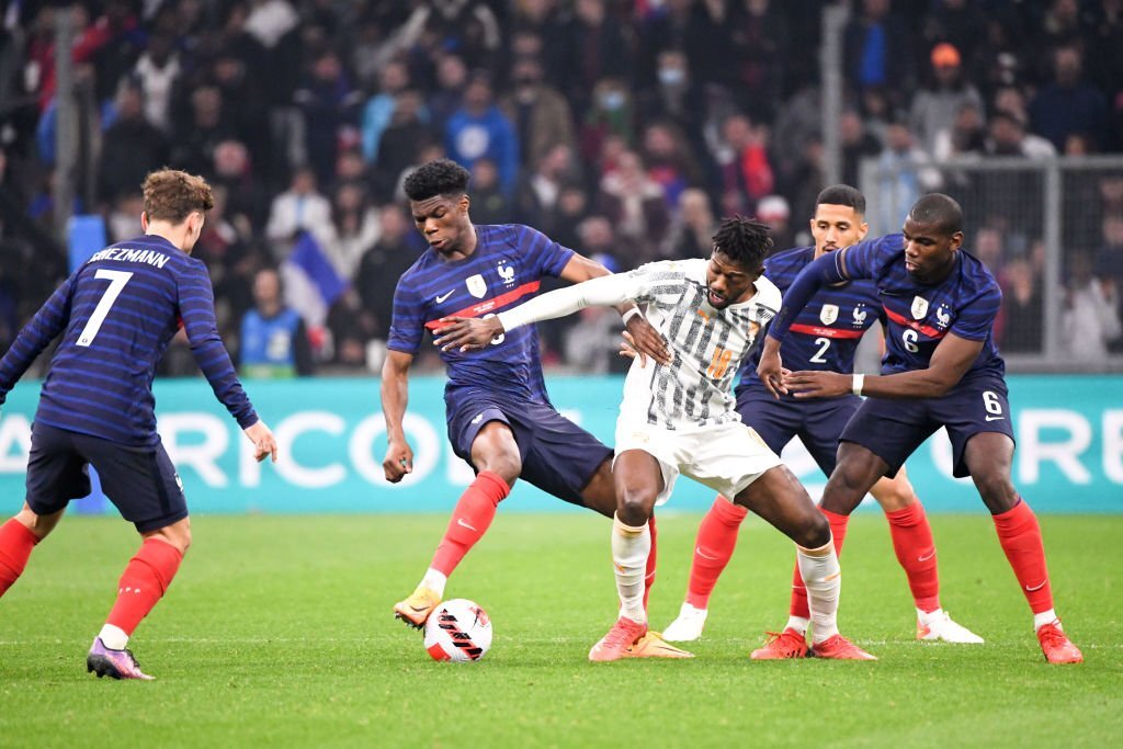 战火蔓延：国际体坛豪门争夺荣耀