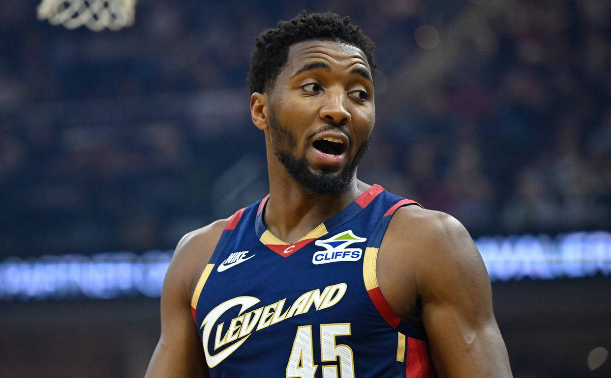 灰熊碾压鹈鹕,米切尔高光表现 灰熊碾压鹈鹕,米切尔高光表现