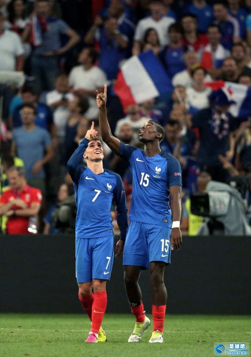 法国队横扫日本队，黄鸭组合带队取胜