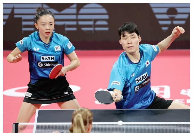 英格兰队力克韩国队，奥恰洛夫统治全场