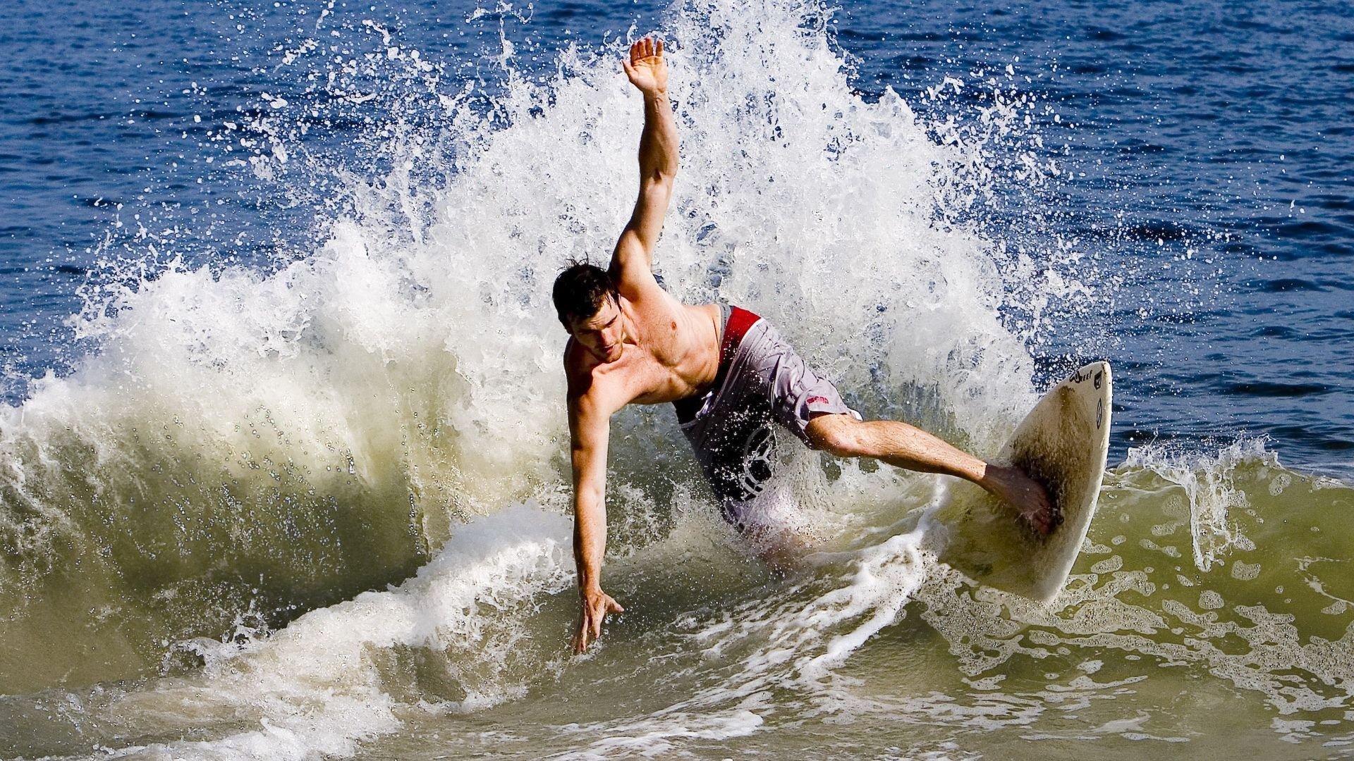 开云APP-不夜城的微光与光刃，哈登关键三分为何终结了山西队的史诗一夜