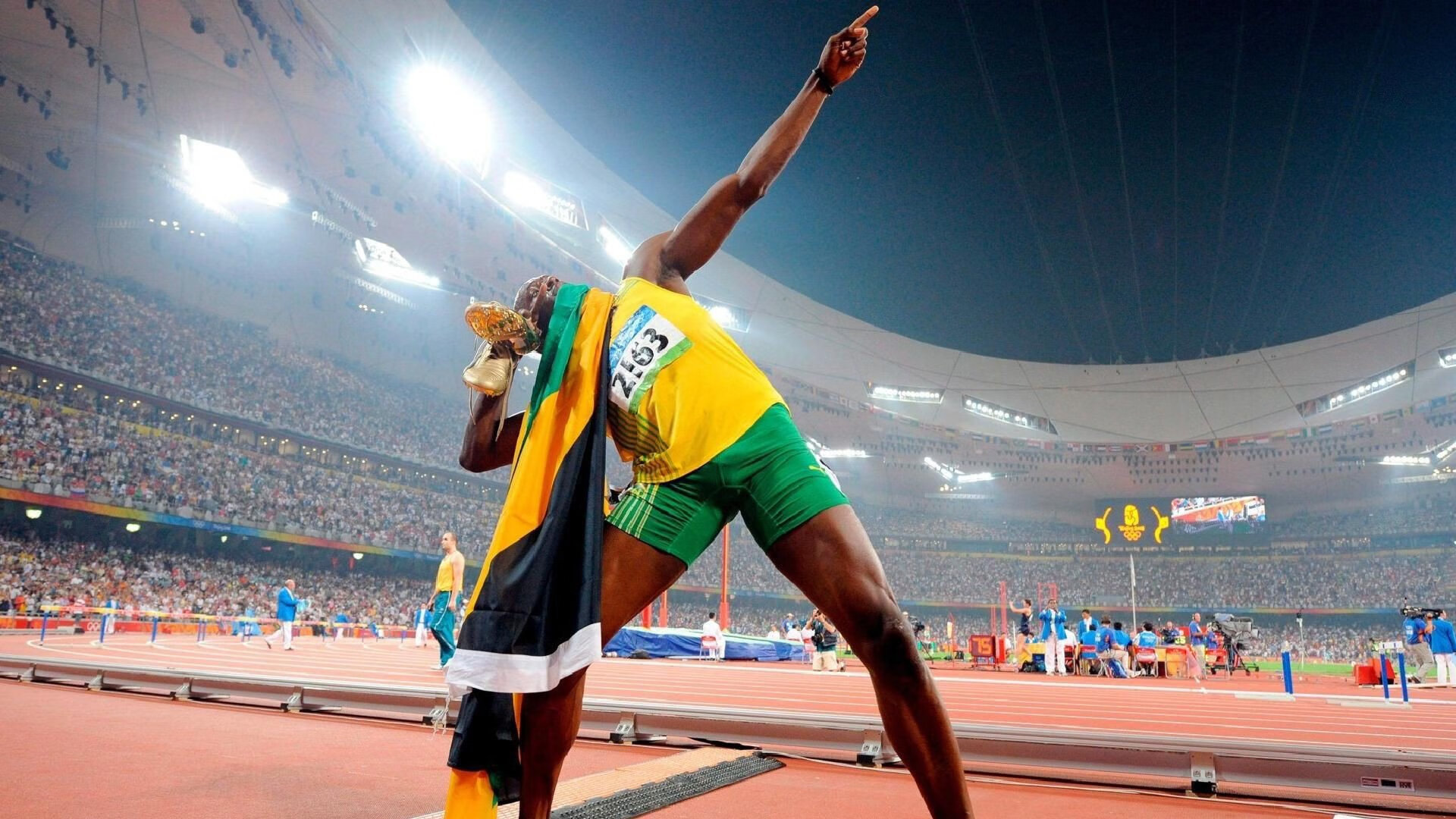 银箭阴影下的双面叙事，哈斯绝境逆袭与阿隆索的不朽纪录